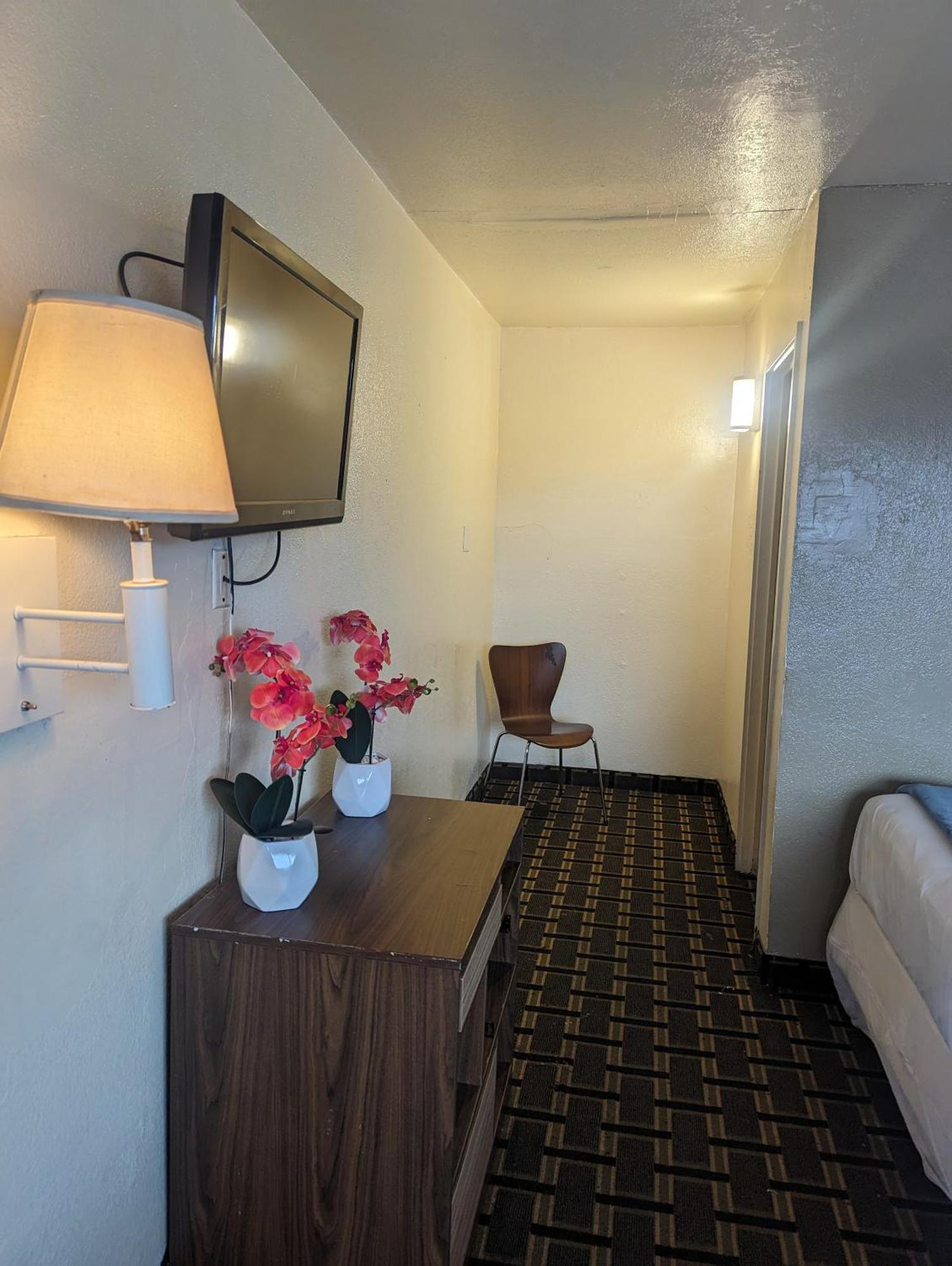 Southern Comfort Hotel Tulsa Exterior foto